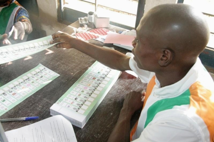 La Côte d`Ivoire attend le verdict des urnes après une élection historique